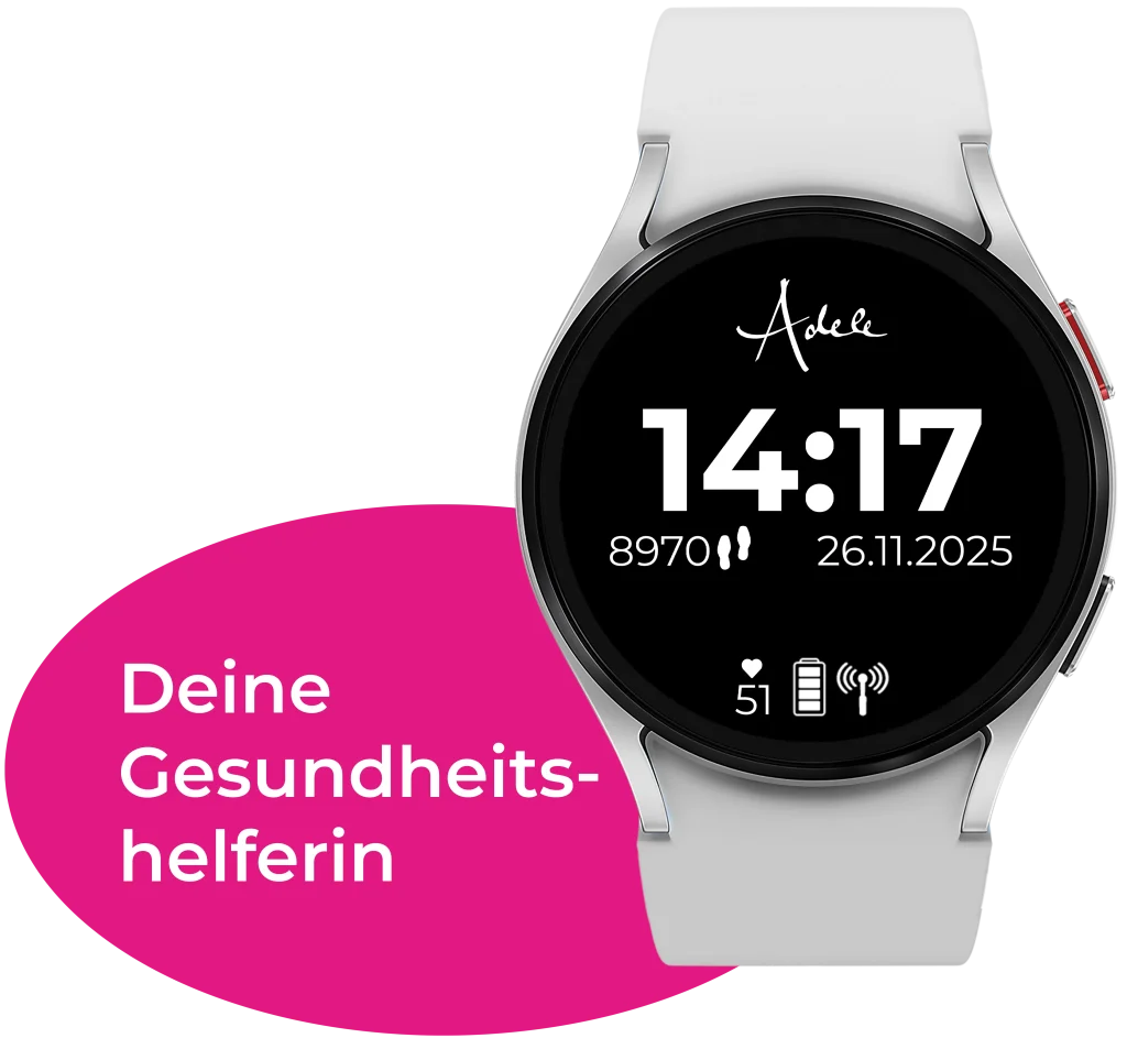 Elegante Gesundheitsuhr ADELE am Handgelenk einer Seniorin für Sicherheit und Vitalwert-Monitoring.